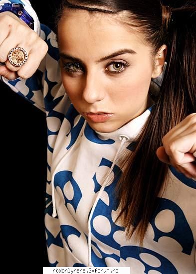 Lady Sovereign - AnaLovesChris - Muzica